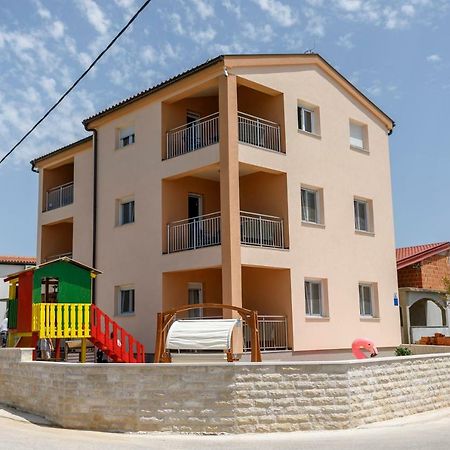 Villa Nivel วีร์ ภายนอก รูปภาพ