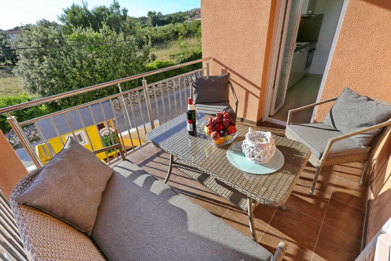 Villa Nivel วีร์ ภายนอก รูปภาพ