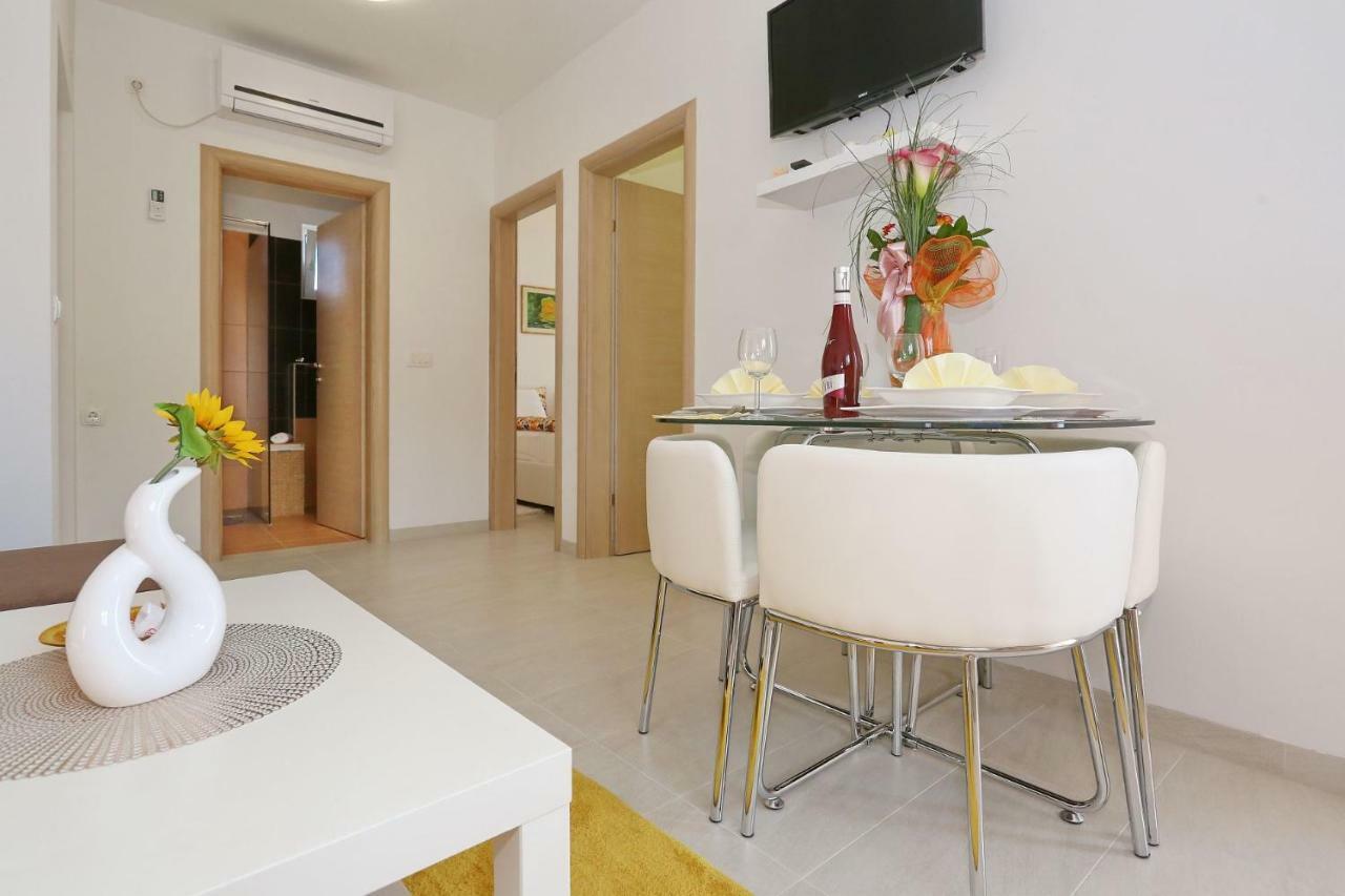 Villa Nivel วีร์ ภายนอก รูปภาพ